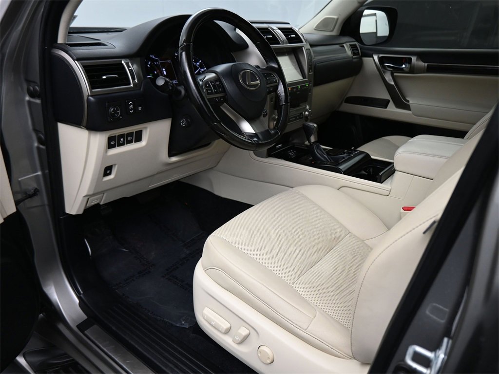 Used 2020 Lexus GX 460 Premium image 2