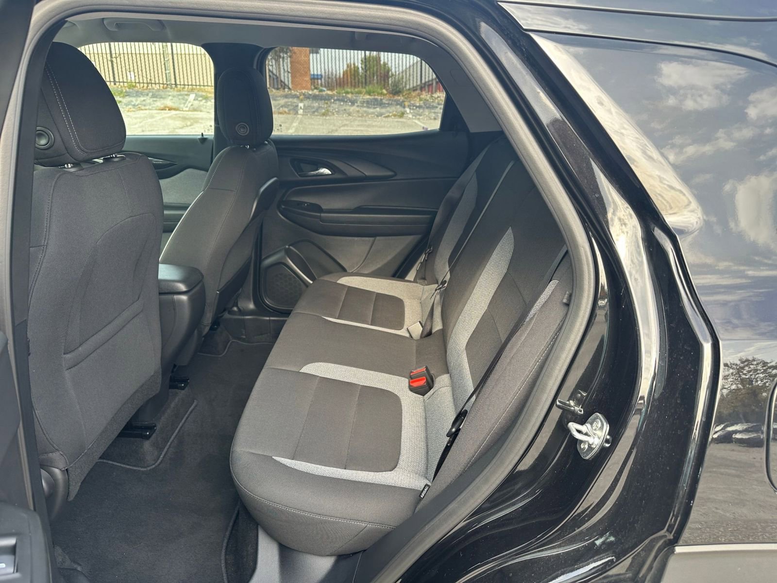 Used 2025 Chevrolet TrailBlazer LT image 23