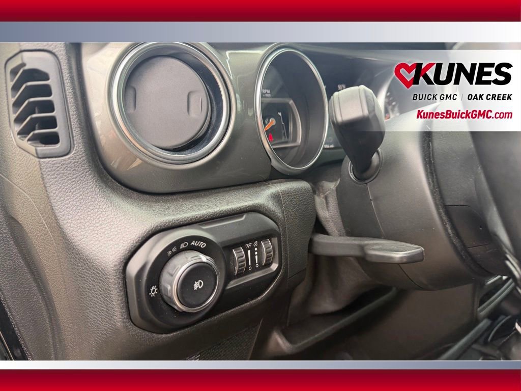 Used 2021 Jeep Wrangler Unlimited Sahara w/ Uconnect 4C Nav & Sound Group AWD/4WD image 8