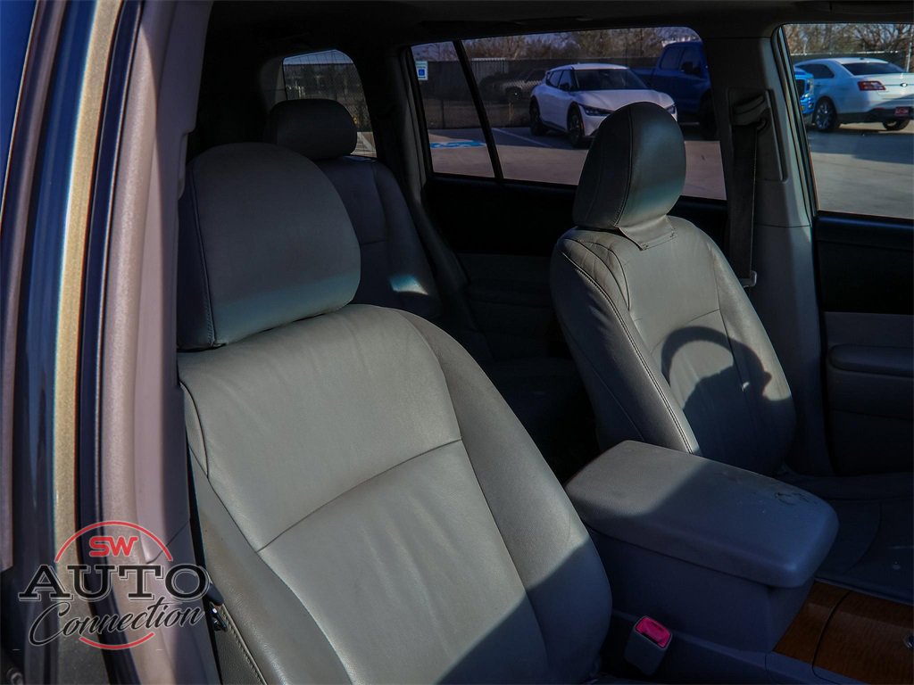 Used 2010 Toyota Highlander Limited image 20