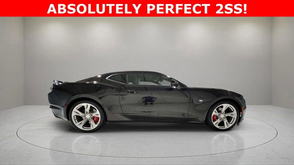 Used 2020 Chevrolet Camaro SS image 2