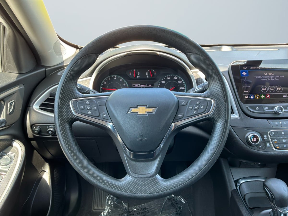 Used 2024 Chevrolet Malibu LT FWD image 11