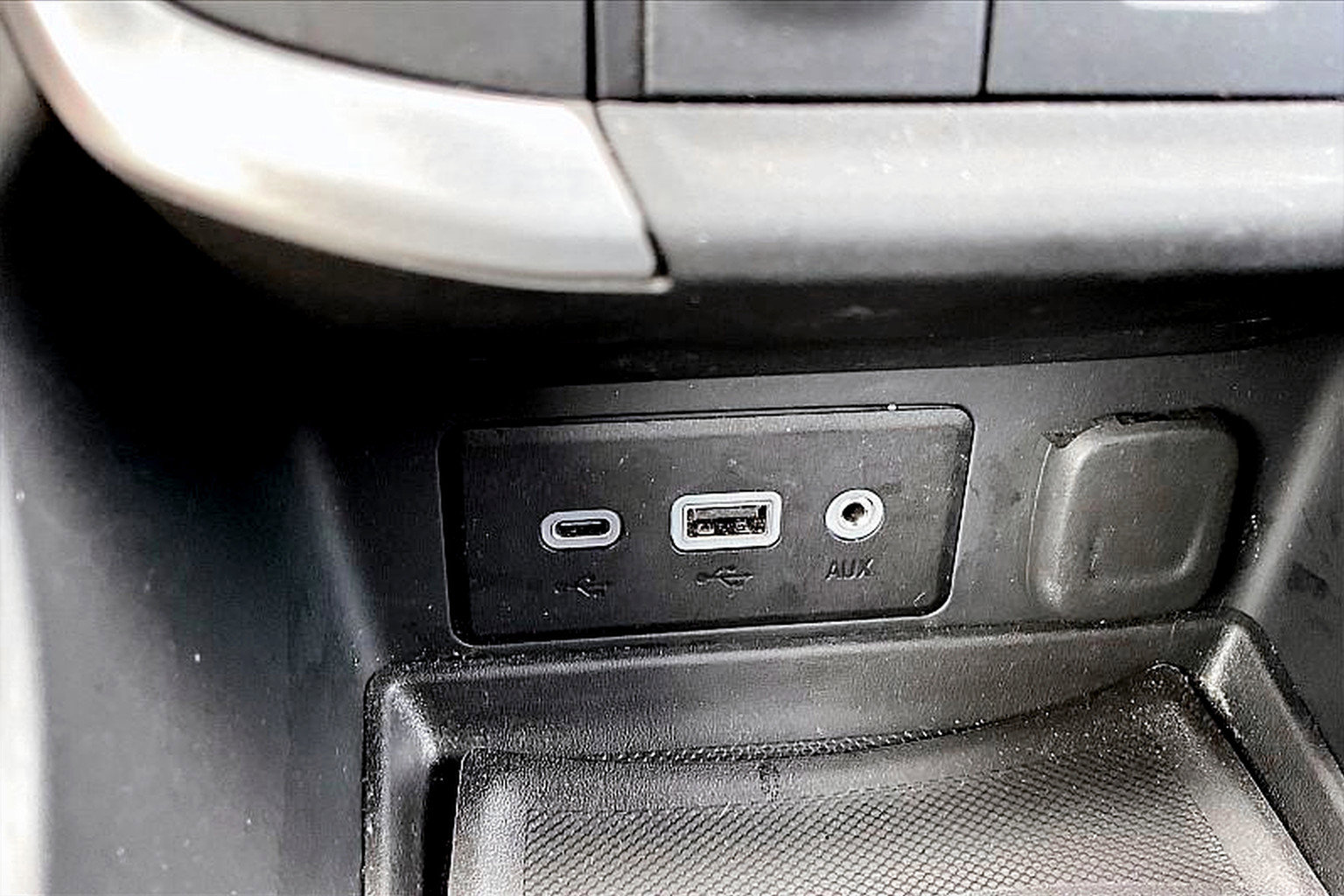 Used 2025 GMC Terrain Elevation image 30