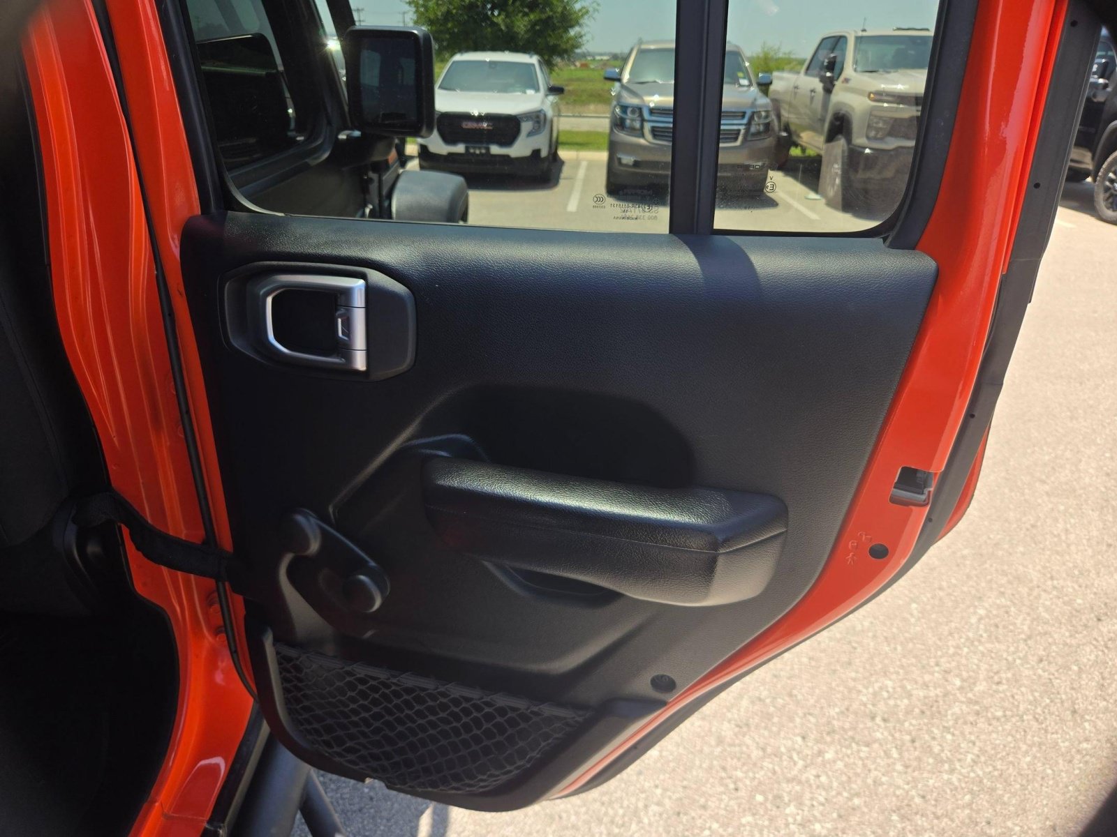 Used 2018 Jeep Wrangler Unlimited Sport AWD/4WD image 25