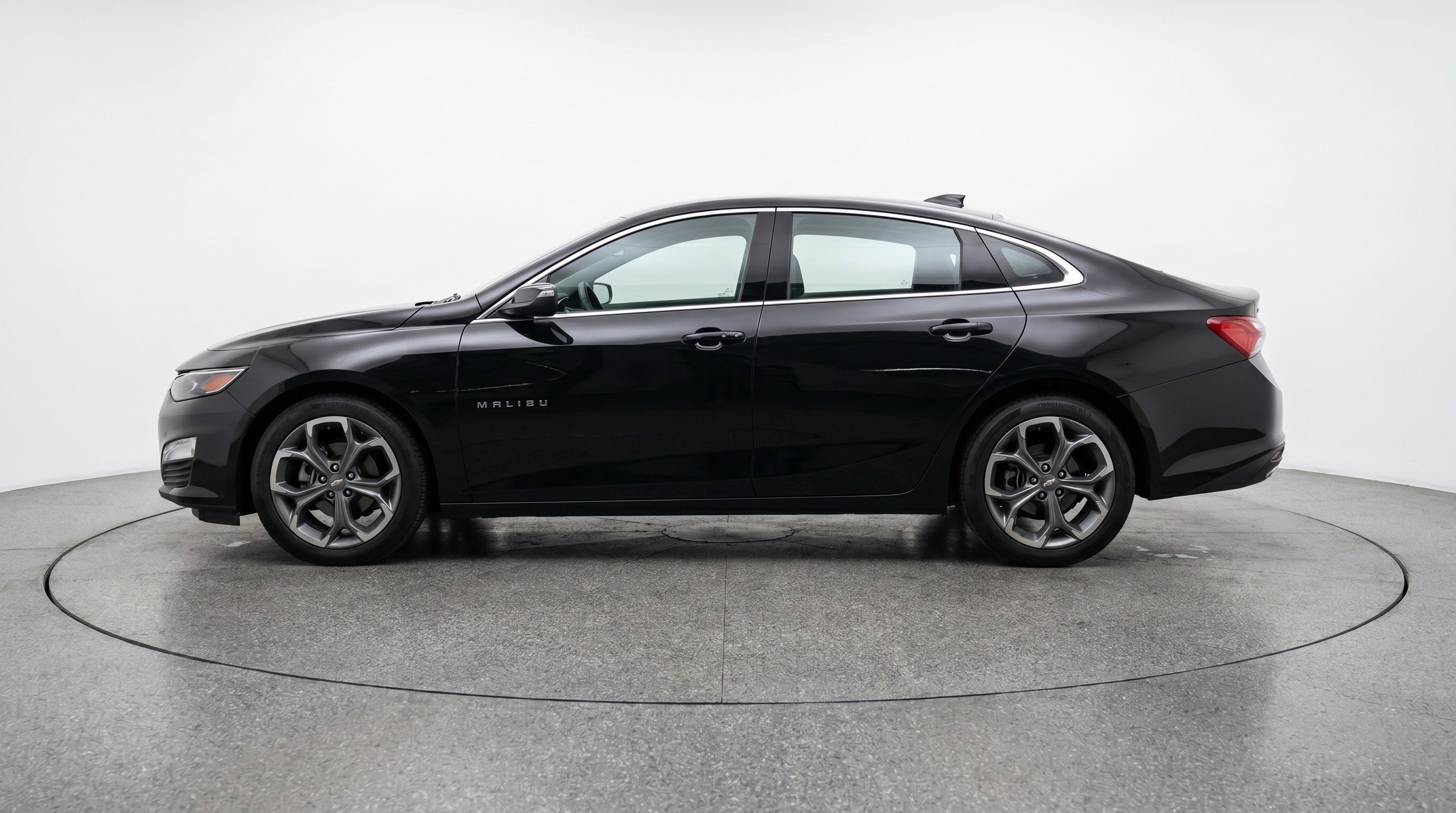 Used 2024 Chevrolet Malibu LT FWD image 5