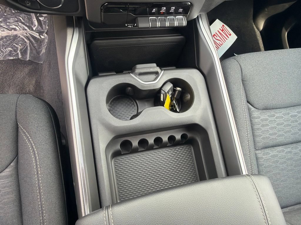 New 2026 RAM 1500 Big Horn AWD/4WD image 14