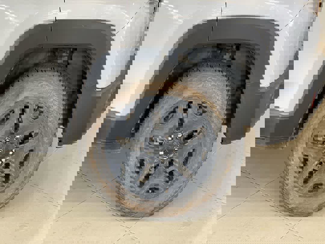 Used 2018 Jeep Renegade Sport w/ Power & Air Group AWD/4WD image 13