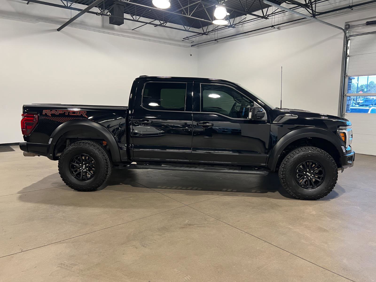 Used 2025 Ford F150 Raptor AWD/4WD image 2
