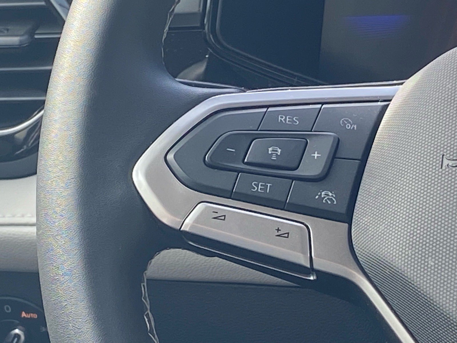 Certified 2025 Volkswagen Taos S AWD/4WD image 3