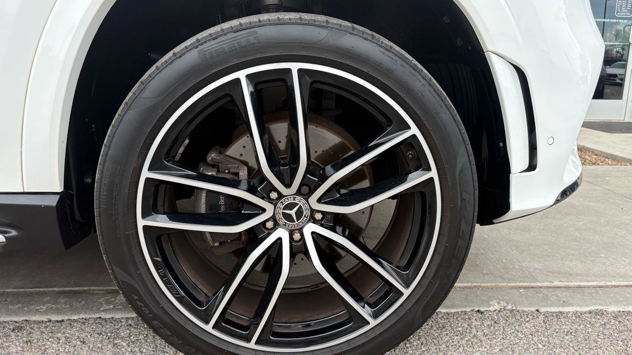 Used 2022 Mercedes-Benz GLS 450 4MATIC image 2