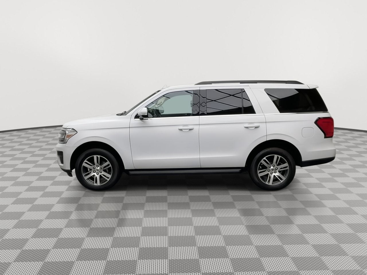 Certified 2024 Ford Expedition XLT AWD/4WD image 39