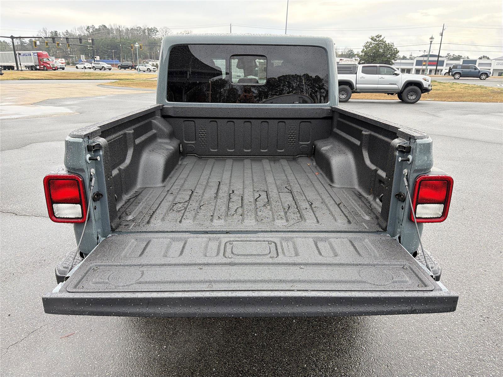 New 2026 Jeep Gladiator Sahara image 15