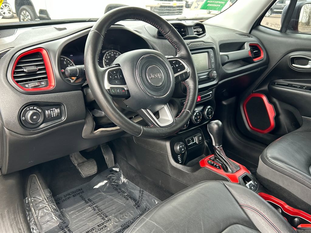 Used 2015 Jeep Renegade Trailhawk w/ Premium Leather Group image 7