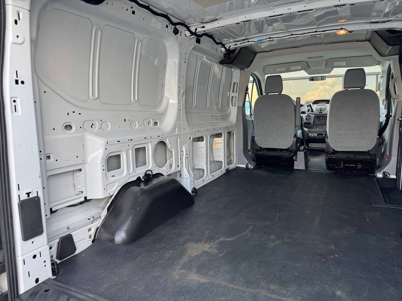 Used 2015 Ford Transit 150 130 Low Roof RWD image 10