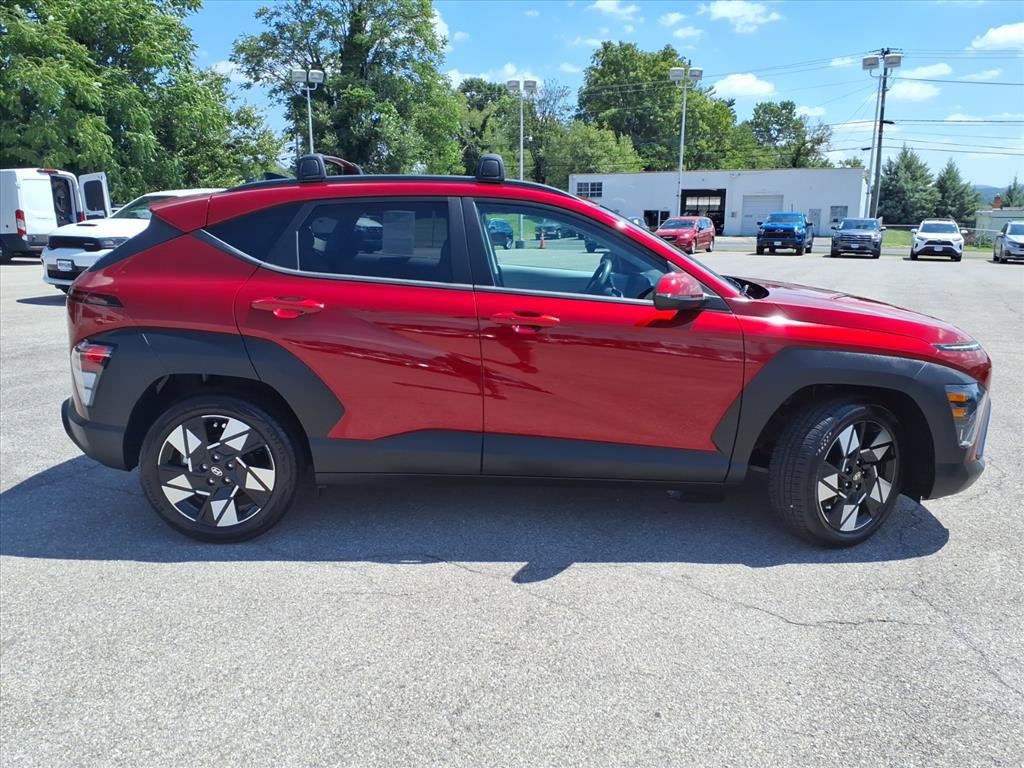 Used 2024 Hyundai Kona SEL FWD image 3