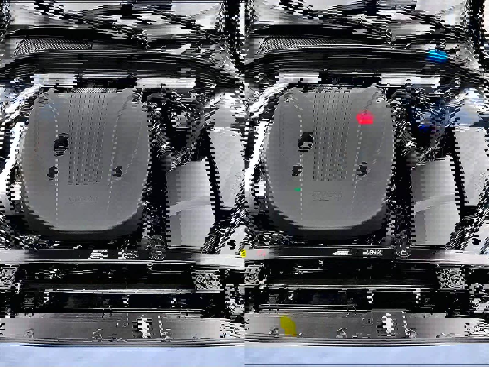 Used 2025 Volvo V60 B5 Cross Country Plus image 13