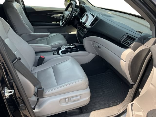 Used 2017 Honda Pilot Touring image 12