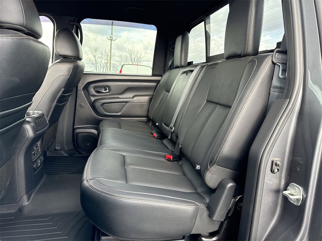 Used 2019 Nissan Titan SL w/ Midnight Edition image 23