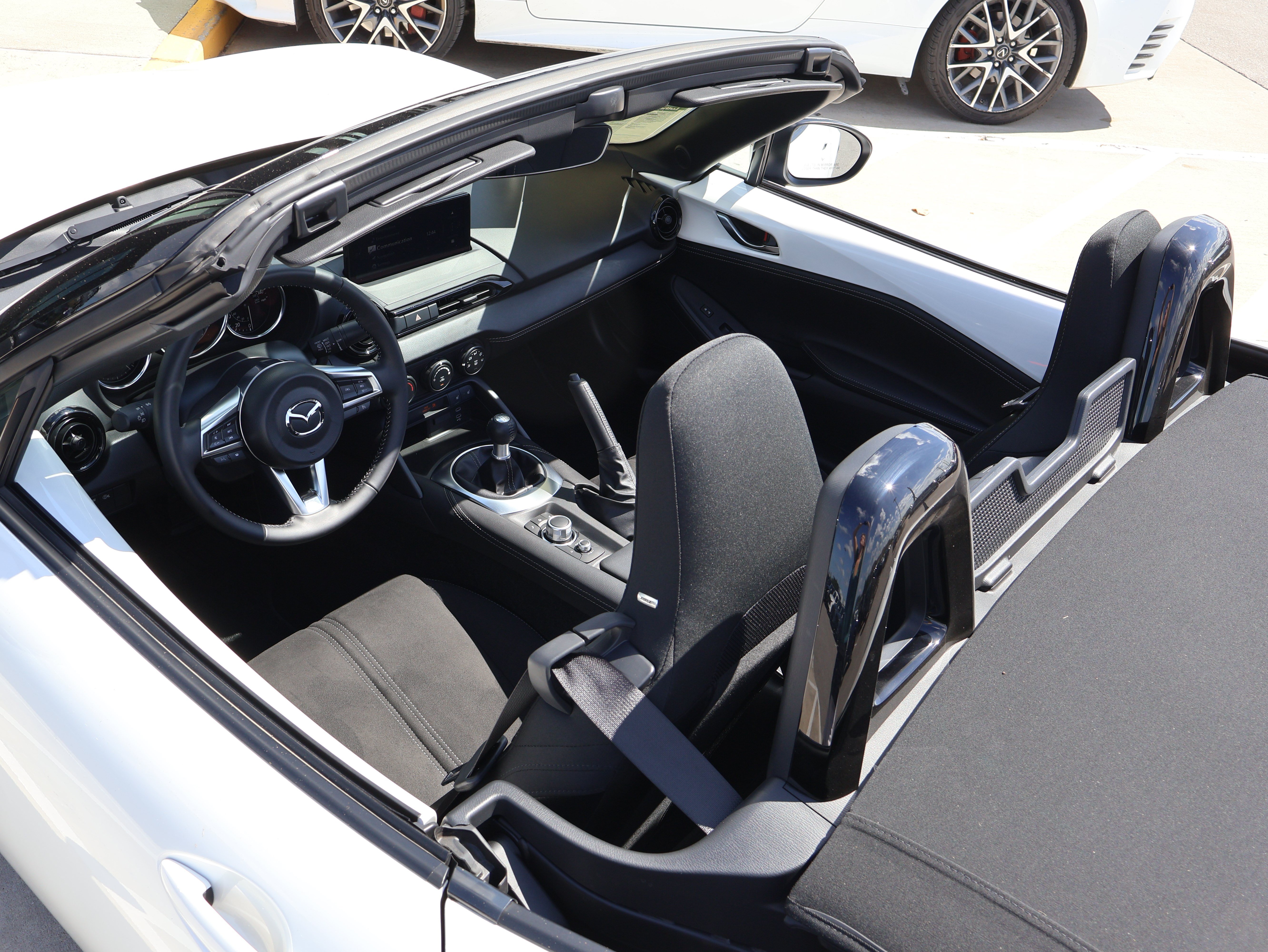 Certified 2025 MAZDA MX-5 Miata Club RWD image 28