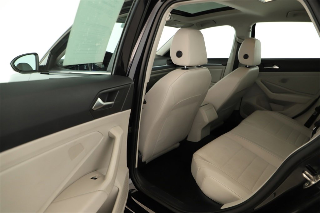 Used 2023 Volkswagen Jetta SE image 26