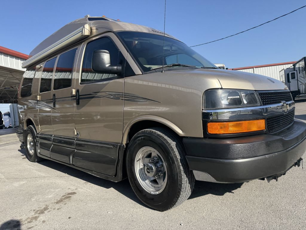 Used 2011 Chevrolet Express 2500 w/ Power Package RWD image 2
