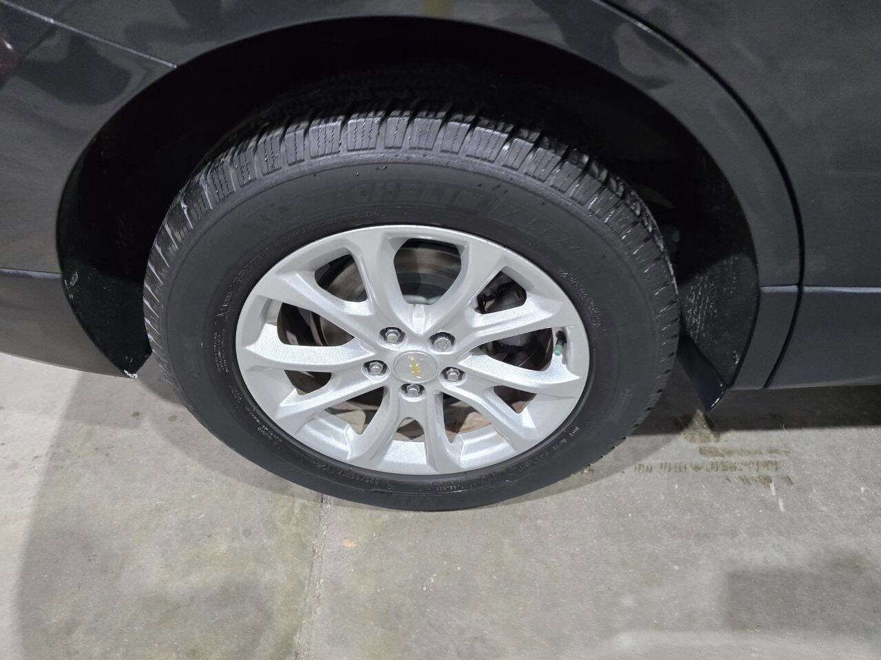 Used 2018 Chevrolet Equinox LT image 19