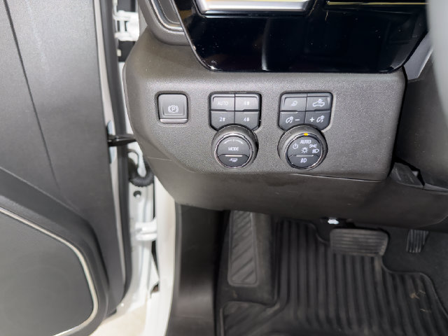 Used 2024 Chevrolet Silverado 1500 LTZ AWD/4WD image 7