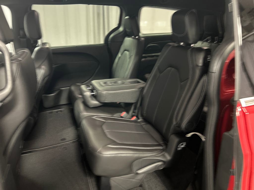 New 2027 Chrysler Pacifica Select FWD image 21