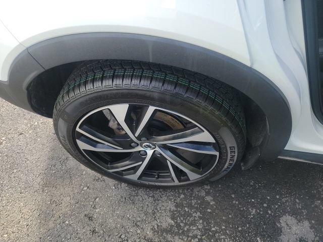 Used 2022 Volvo XC40 T5 R-Design AWD/4WD image 10