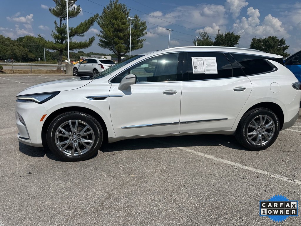 Used 2024 Buick Enclave Essence w/ Experience Buick Package image 17