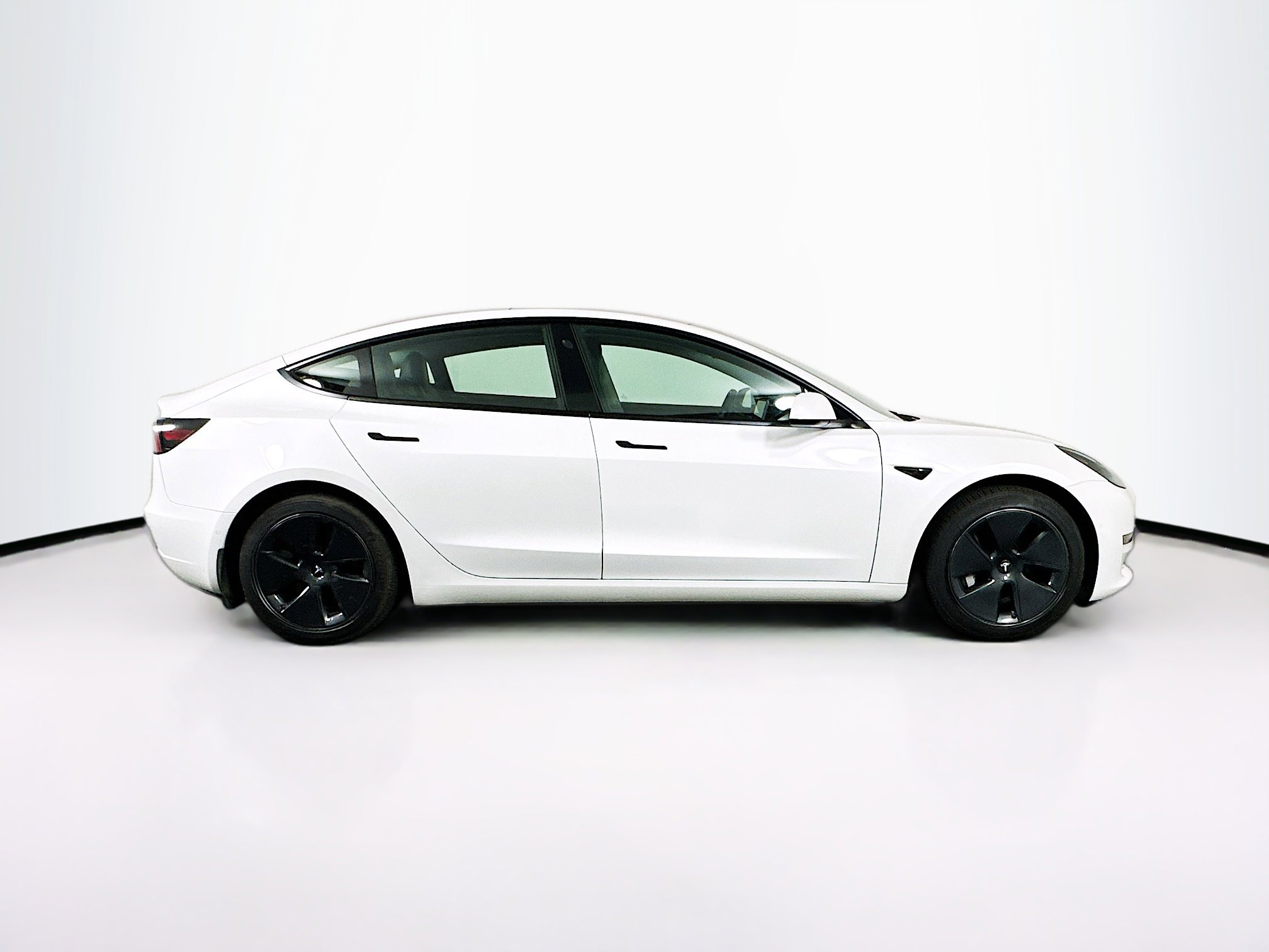 Used 2021 Tesla Model 3 Standard Range Plus RWD image 10