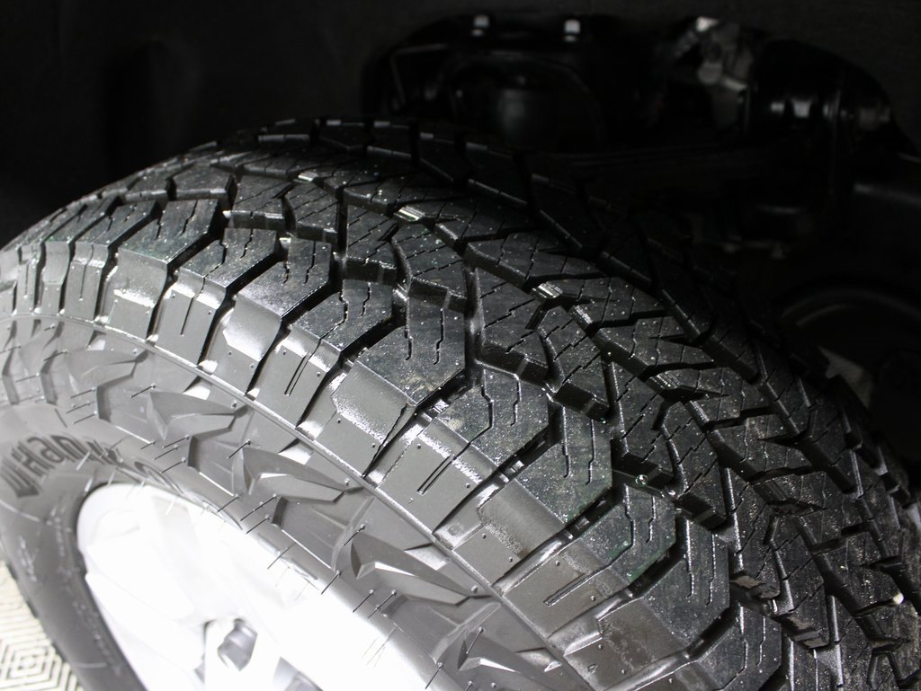 Used 2024 GMC Sierra 2500 Pro image 7