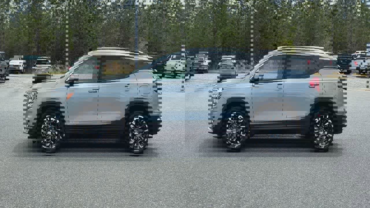 Used 2023 GMC Terrain SLT image 5