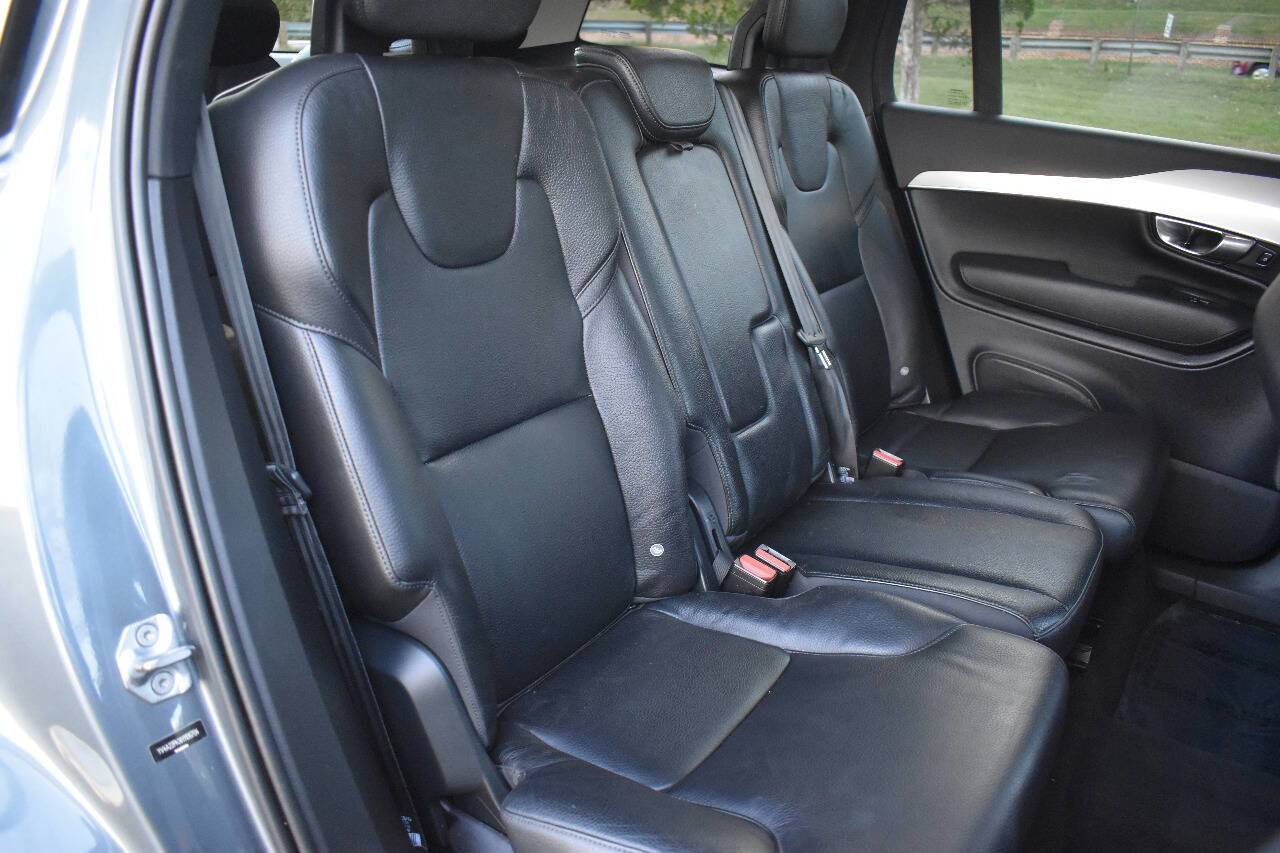 Used 2017 Volvo XC90 T6 Momentum w/ Vision Package image 15