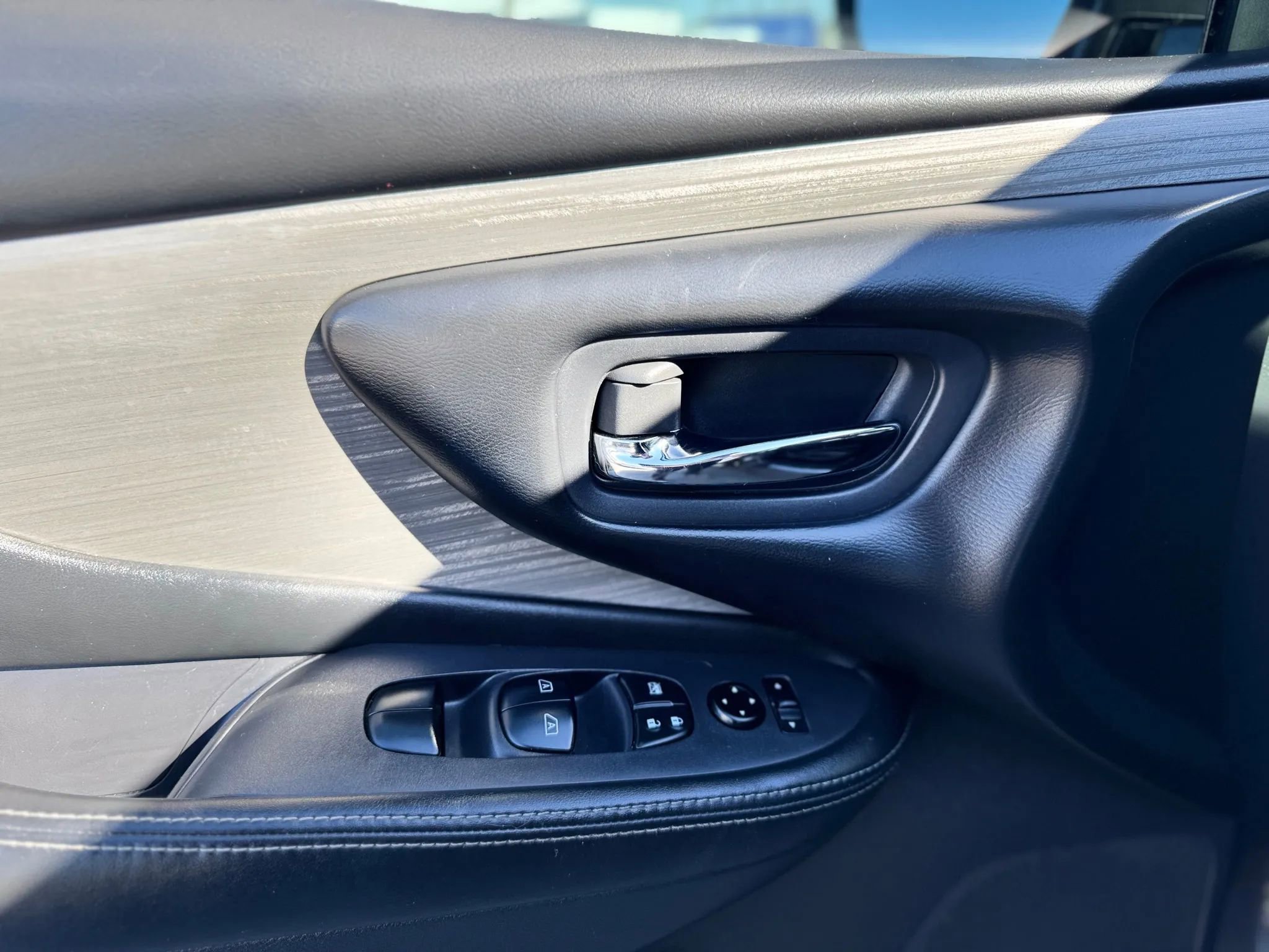 Used 2017 Nissan Murano SV image 23