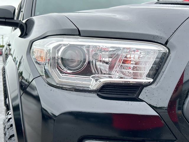 Used 2016 Toyota Tacoma TRD Sport w/ Towing Package AWD/4WD image 13