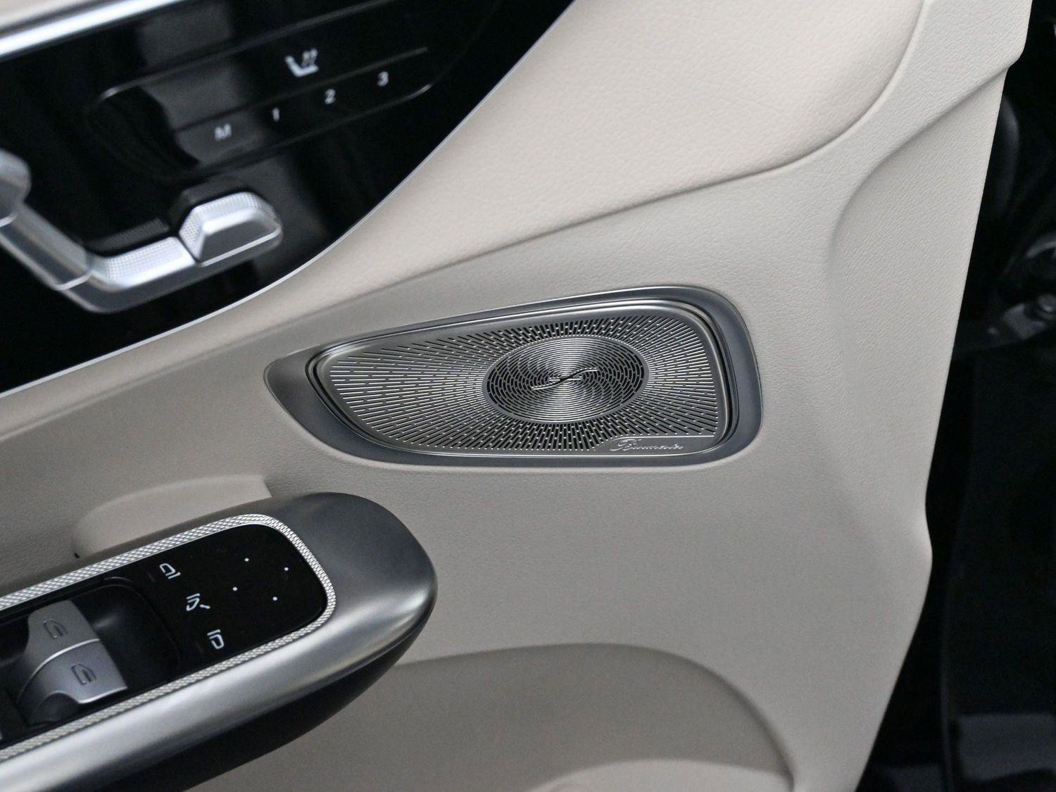 Used 2024 Mercedes-Benz GLC 300 4MATIC image 12