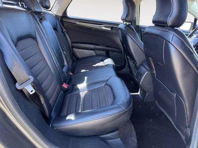 Used 2017 Ford Fusion SE w/ Equipment Group 201A image 28