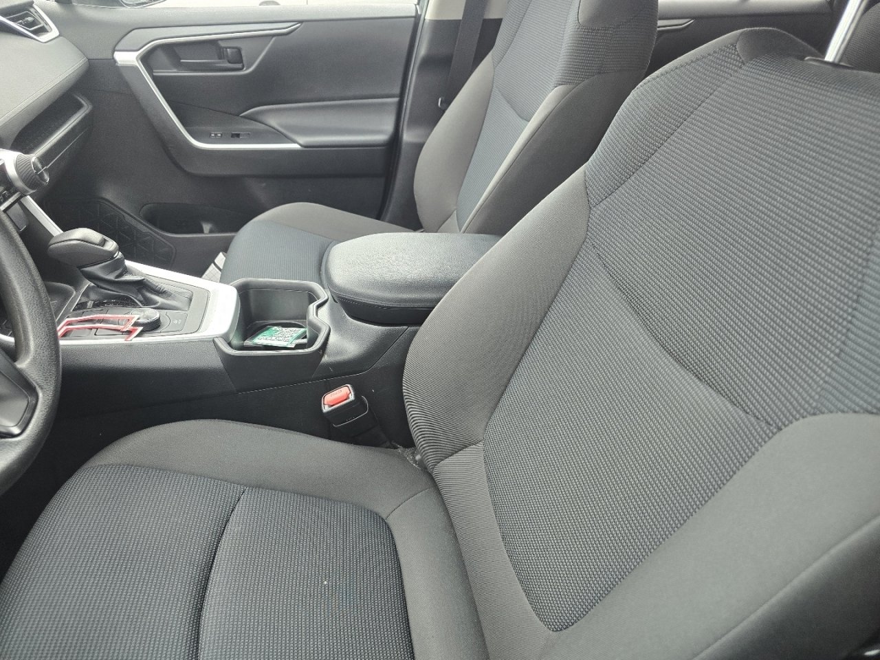 Used 2022 Toyota RAV4 LE AWD/4WD image 22