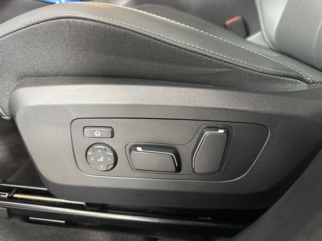 Used 2025 BMW X3 xDrive30i w/ Convenience Package image 9
