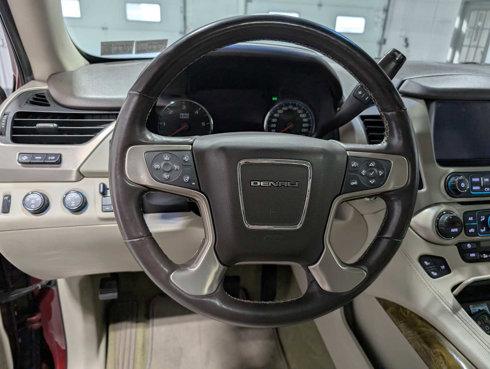 Certified 2017 GMC Yukon Denali image 37