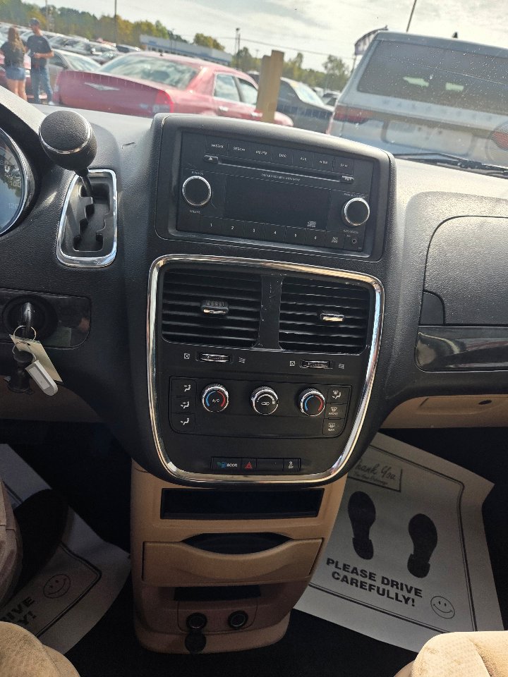 Used 2015 Dodge Grand Caravan American Value Package image 21