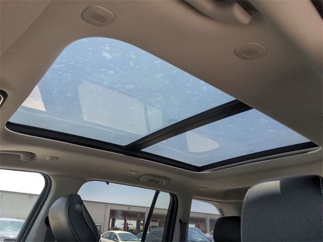 New 2023 Jeep Grand Cherokee 4WD 4xe w/ Luxury Tech Group II image 13