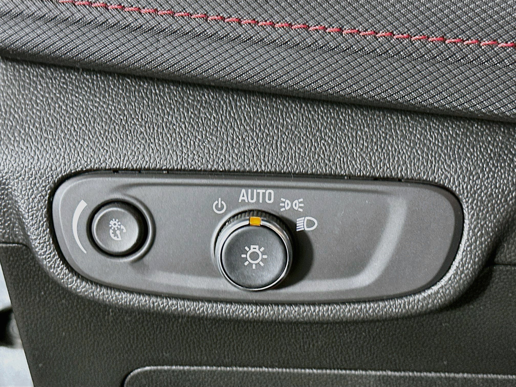 Used 2024 Chevrolet TrailBlazer RS FWD image 16