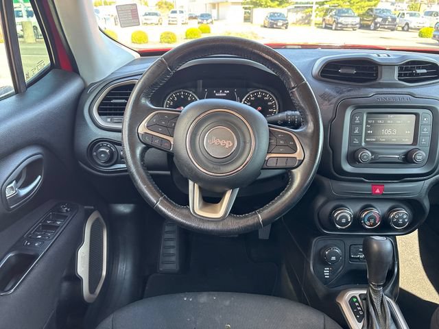 Used 2017 Jeep Renegade Latitude AWD/4WD image 13