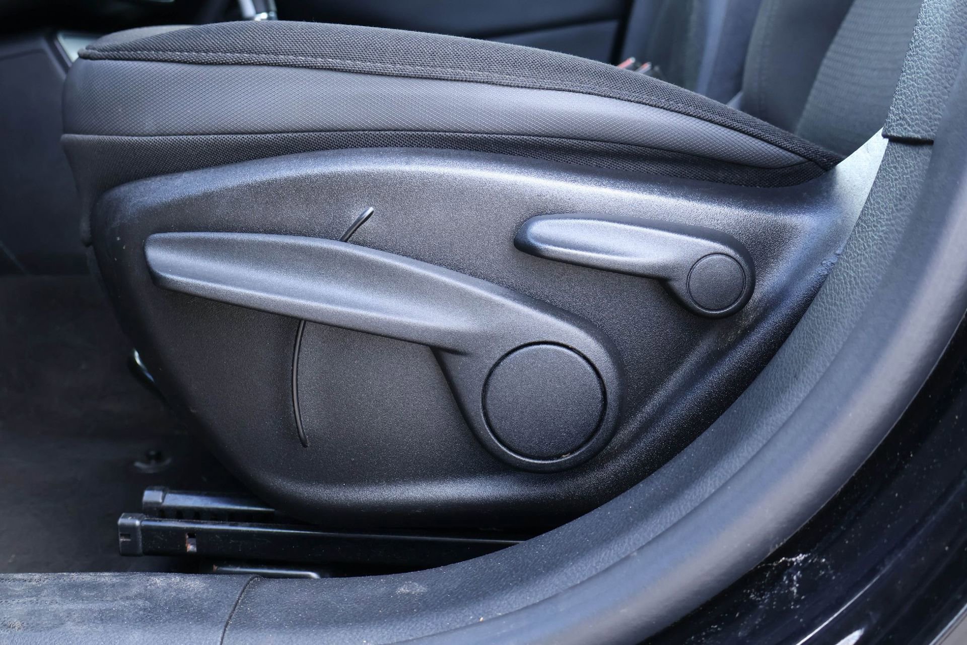 Used 2018 Jeep Renegade Altitude AWD/4WD image 24