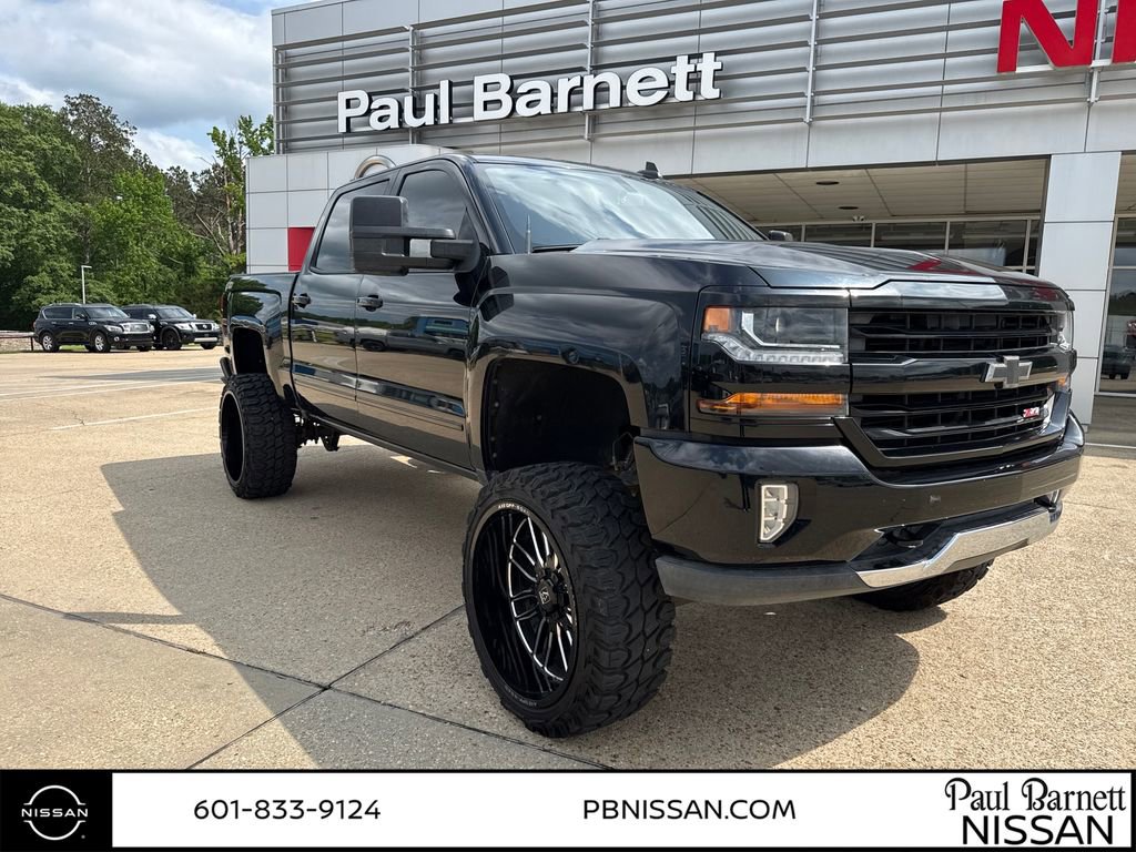 Used 2017 Chevrolet Silverado 1500 LT w/ All Star Edition AWD/4WD image 6