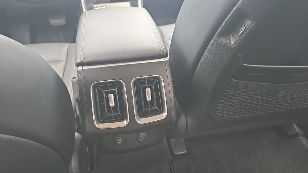 Used 2022 Kia Sorento S FWD image 11