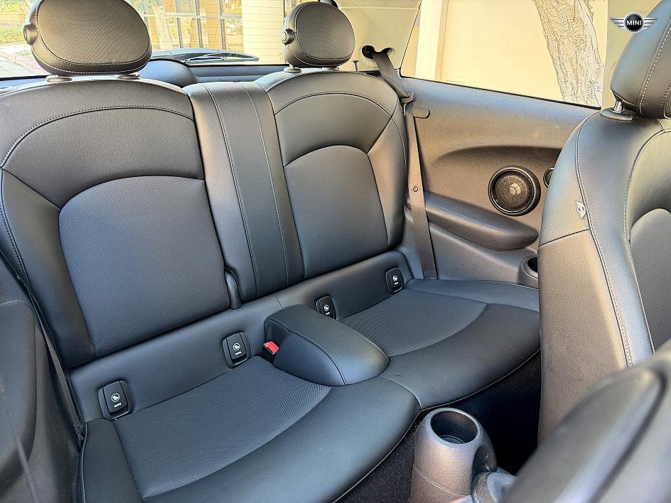 Used 2015 MINI Cooper 2-Door Hardtop image 14