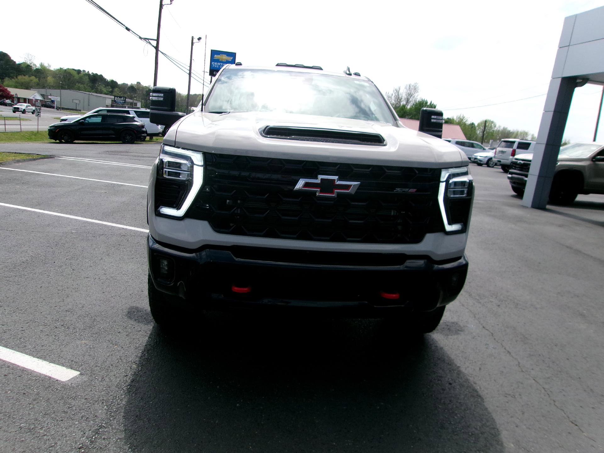 New 2026 Chevrolet Silverado 2500 ZR2 image 10